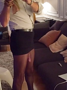 A girl with a cock exposed her ass and juicy tits outside