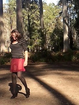 Road trip with a crossdresser on a windy day at the picnic table