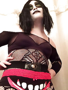 Devil in lace (goth tranny)
